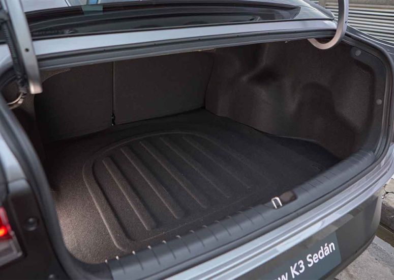 Kia K3 sedán interior